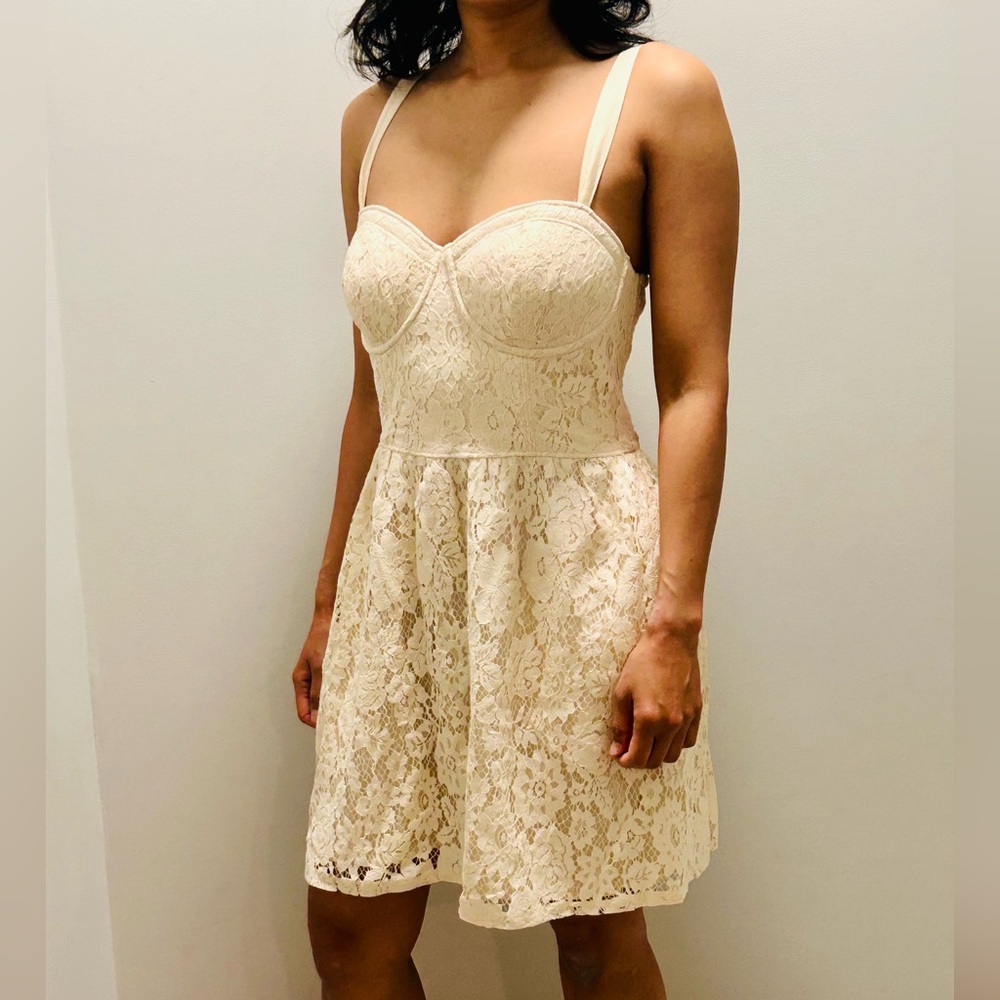 (Almost New) Abercrombie & Fitch Cream Lace Dress